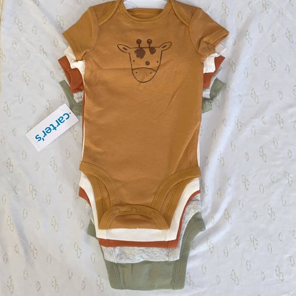 Set of 5 onesies. Gender neutral animals. NWT 3Months Never worn. - Picture 2 of 5